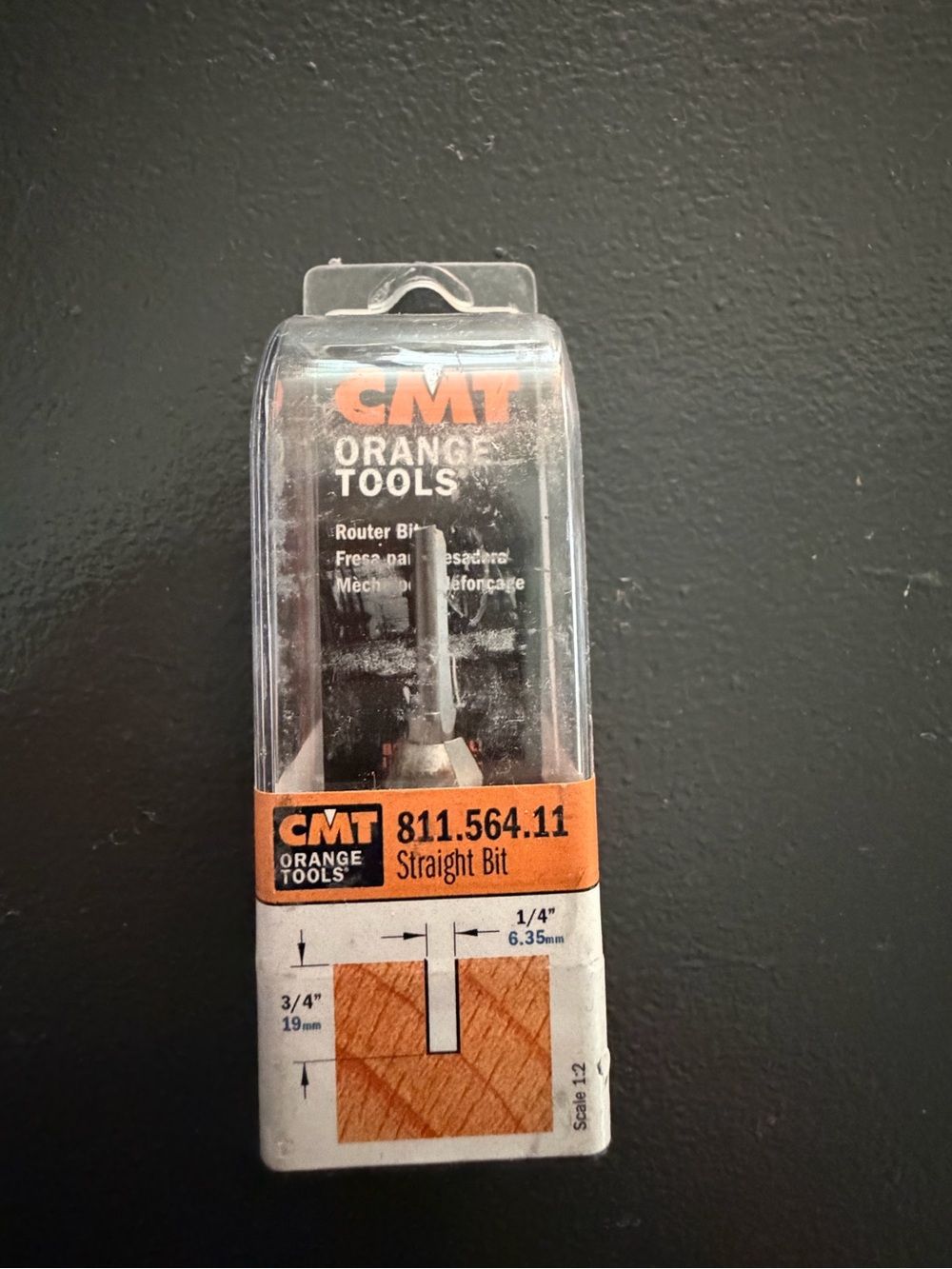 811.564.11 Straight Router Bit - Black and Orange